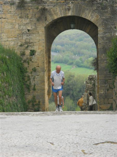 Sulle_orme_di_Sigerico_Monteriggioni_17_aprile_2011_585.JPG