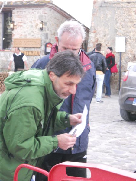 Sulle_orme_di_Sigerico_Monteriggioni_17_aprile_2011_662.JPG